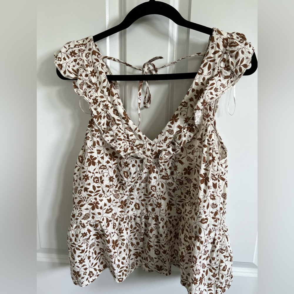 Old navy Brown floral ruffle pelum top with tie back detail